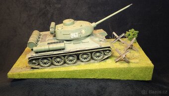 Velké, staré DIORÁMA tanku T34 - 6
