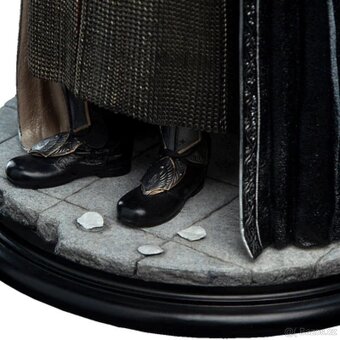 Socha 1:6 Lord of the rings King Aragorn 34 cm - 6