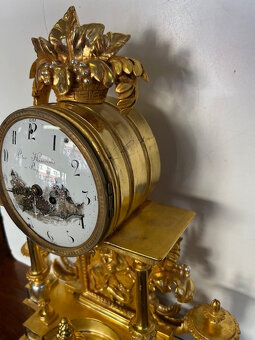 Klasicizní hodiny. - 6