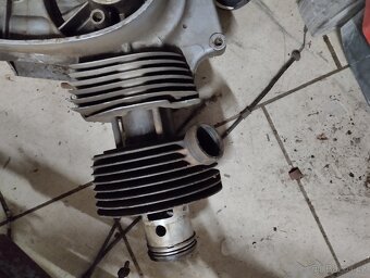 Motor Jawa 250 - 6