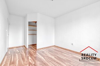 Pronájem částečně zařízeného bytu 2+kk se šatnou, 49 m2, ul. - 6