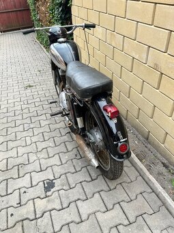 PRODÁM JAWA 250/590 SPORT-PŮVODNÍ ČERNÝ LAK - 6