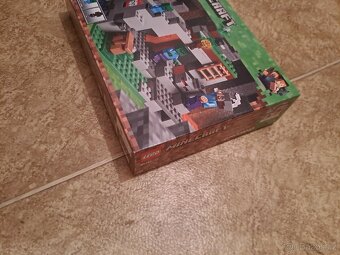 LEGO Minecraft 21141 Jeskyně se zombie - 6