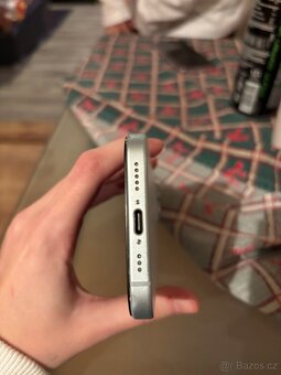 Iphone 15, 64 GB - 6