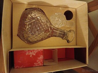 Retro broušená skleněná karafa - 6