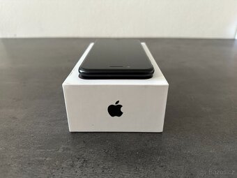 iPhone SE 2020 Black 128GB - 6