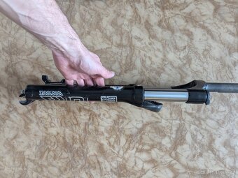 Vidlice Rock Shox Tora 302 - 6