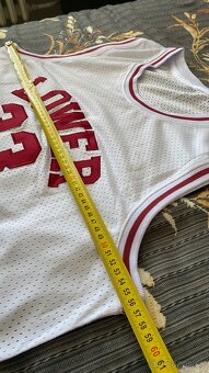 Dres Kobe Bryant ze střední - 6
