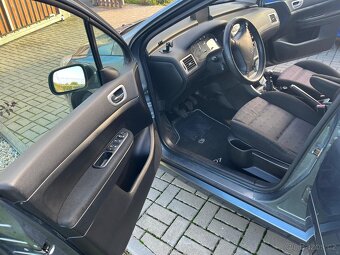 Peugeot 307SW 2.0HDI 100kW - 7-míst,topení WEBASTO - 6