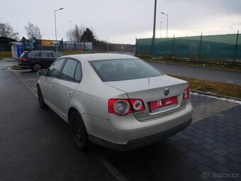 Volkswagen Jetta 1.6 MPi, 75 kW, Aut. Klima - 6