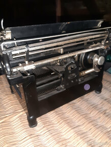 Starý psací stroj - 6