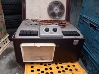 Elektronkový magnetofon MOM - 6