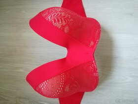 Wonderbra černá 65G a červená 65F - 6