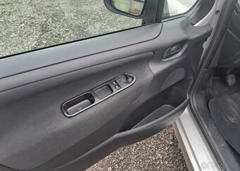 Peugeot 207 1,4 HDI 70 k Urban nafta manuál 50 kw - 6