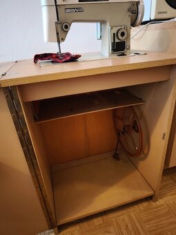 Šicí stroj Lucznik 438 - 6