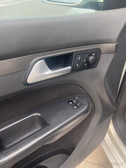 Volkswagen Touran 2.0D EcoFul, na splátky bez registru - 6