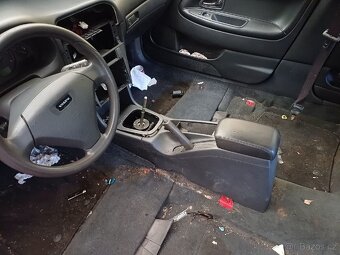 Díly- Volvo v40 1.9D 75 kw - 6