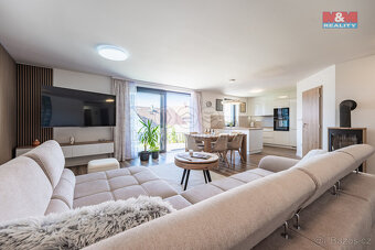 Prodej rodinného domu, 210 m2, v Kamenici n.L., ul. Dobšova - 6