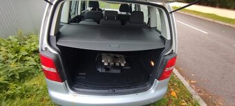 Volkswagen Touran - 6