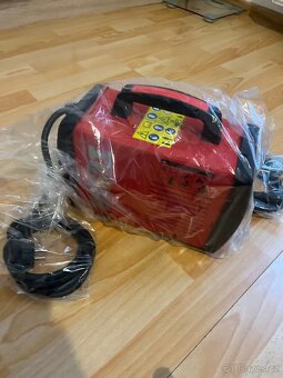 Invertorová svářečka MMA HECHT 1824 - 6