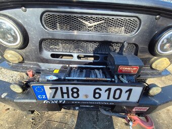 UAZ HUNTER - 6
