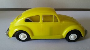Stará hračka VW brouk KDN 1974 - 6