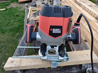 Horní fréza Black & Decker - 6