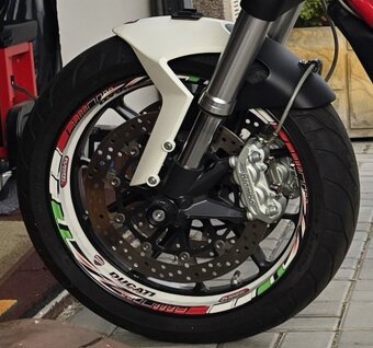 Ducati Monster 796 - 6