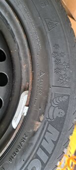 Prodám zimní pneu Michelin 215/60/R16 na disku - 6
