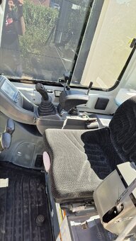 Minibagr Takeuchi TB216 s Powertiltem - 6