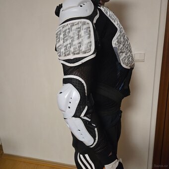 Chráničova vesta SPEED STUFF a cyklo rukavice POC - 6