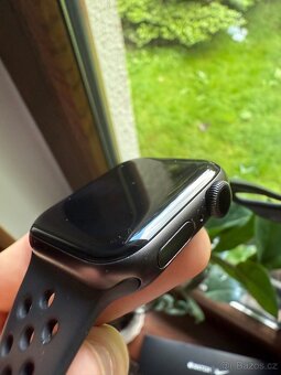 Apple Watch Series 5 Nike+ 40mm - 6