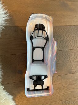 Traxxas Maxx karosérie - 6