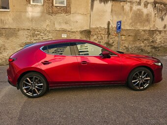 MAZDA 3 2,0 132kw, 12/2019, 38t.km, HUD, navi, keyless, 18" - 6