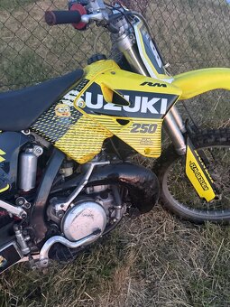 Suzuki rm 250 náhradní díly - 6