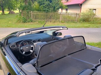 KRÁSNÝ Ford Focus cabrio // 2.0 16v // bez koroze - 6