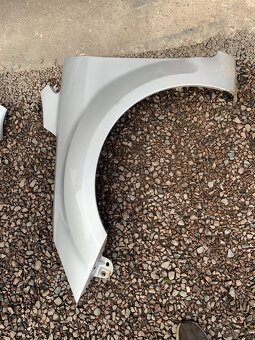 Ford Focus mk2 - přední část - stříbrná metalíza - 6