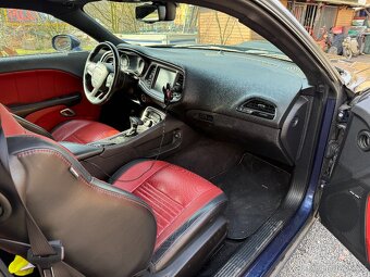 DODGE CHALLENGER - 6