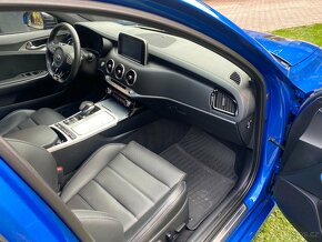 KIA STINGER GT-LINE 4x4 - 6