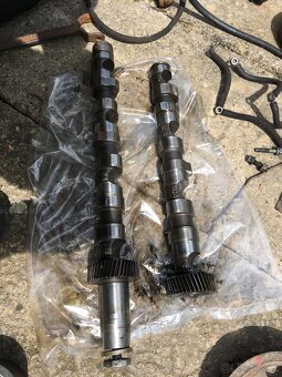 Motor 2.5 TDI V6 nahradni dily - 6