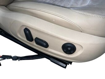 Sedačky světle béžová kůže alcantara VW Passat B7 kombi 2011 - 6