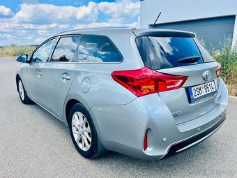 Auris kombi 1.6 97kW - 6