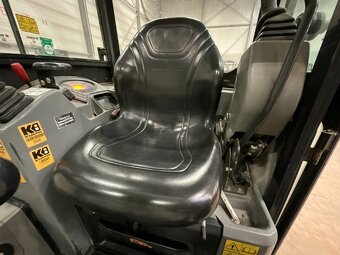 BAGR BOBCAT E 17 - 6