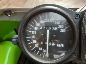 KAWASAKI ZX7R - 6