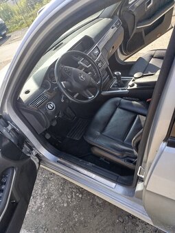 Mercedes E 212 - 6