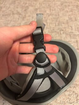 Lyžařská helma - 6