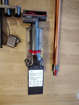 Aku bezdrátový vysavač Dyson V10 - 6