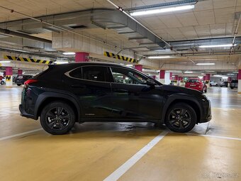 Lexus UX 250h - 6