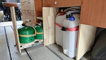 Obytné Ducato, 4 mista, podlahove topeni, měchy, tempomatem - 6