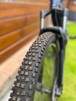 Celoodpružené ZÁNOVNÍ elektrokolo ROCK MACHINE 29" / 168km - 6